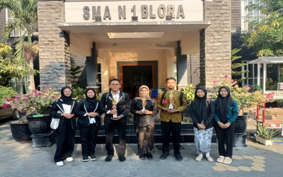 Juara Lomba Debat Bahasa Indonesia Dan FLS2N